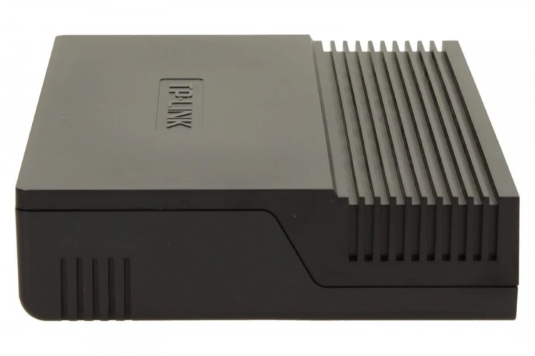 TP-LINK SF1016D switch L2 16x10/100 Desktop