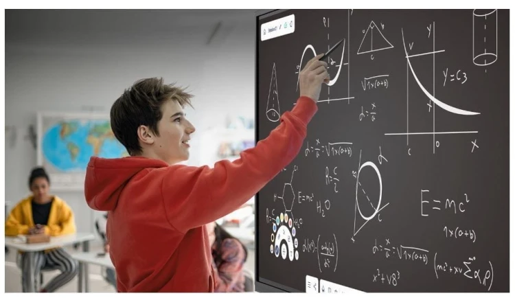 Optoma Optoma monitor interaktywny 65 cali 5653RK 8GB RAM / 64 GB ROM, 2x 18W speaker + 2x 8W subwoofer, 8 mikrofonów, 50-finger mutitouch, zero airga