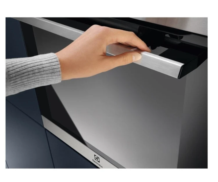 Electrolux Piekarnik SurroundCook 600 pyroliza EOF4P56X