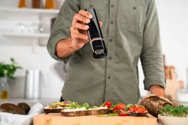 Zwilling Młynek do przypraw Enfinigy, czarny